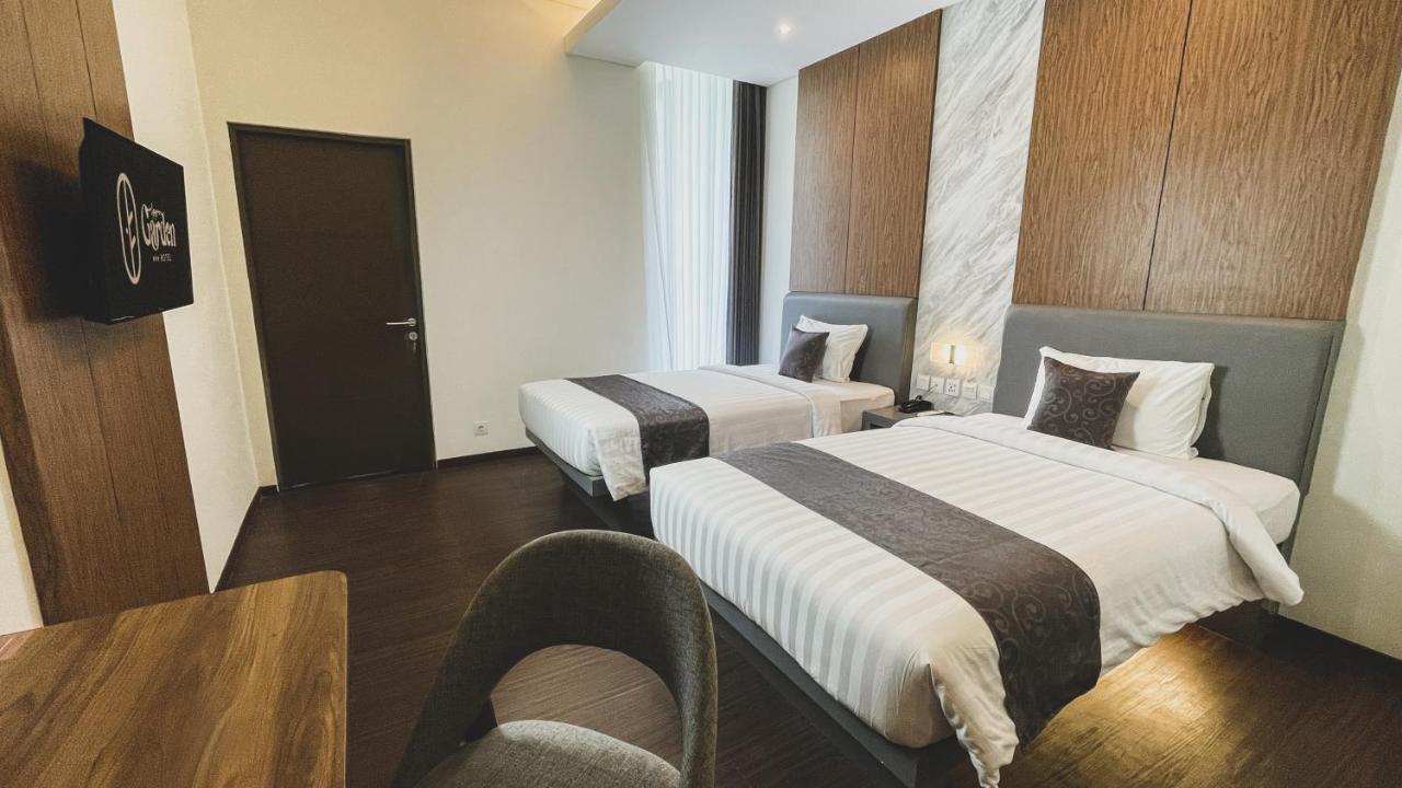 Lpp Garden Hotel Maguwo ภายนอก รูปภาพ