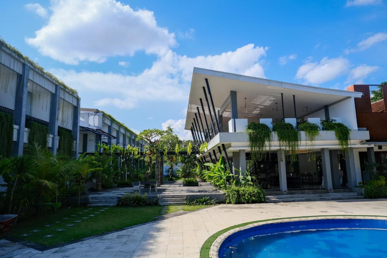 Lpp Garden Hotel Maguwo ภายนอก รูปภาพ